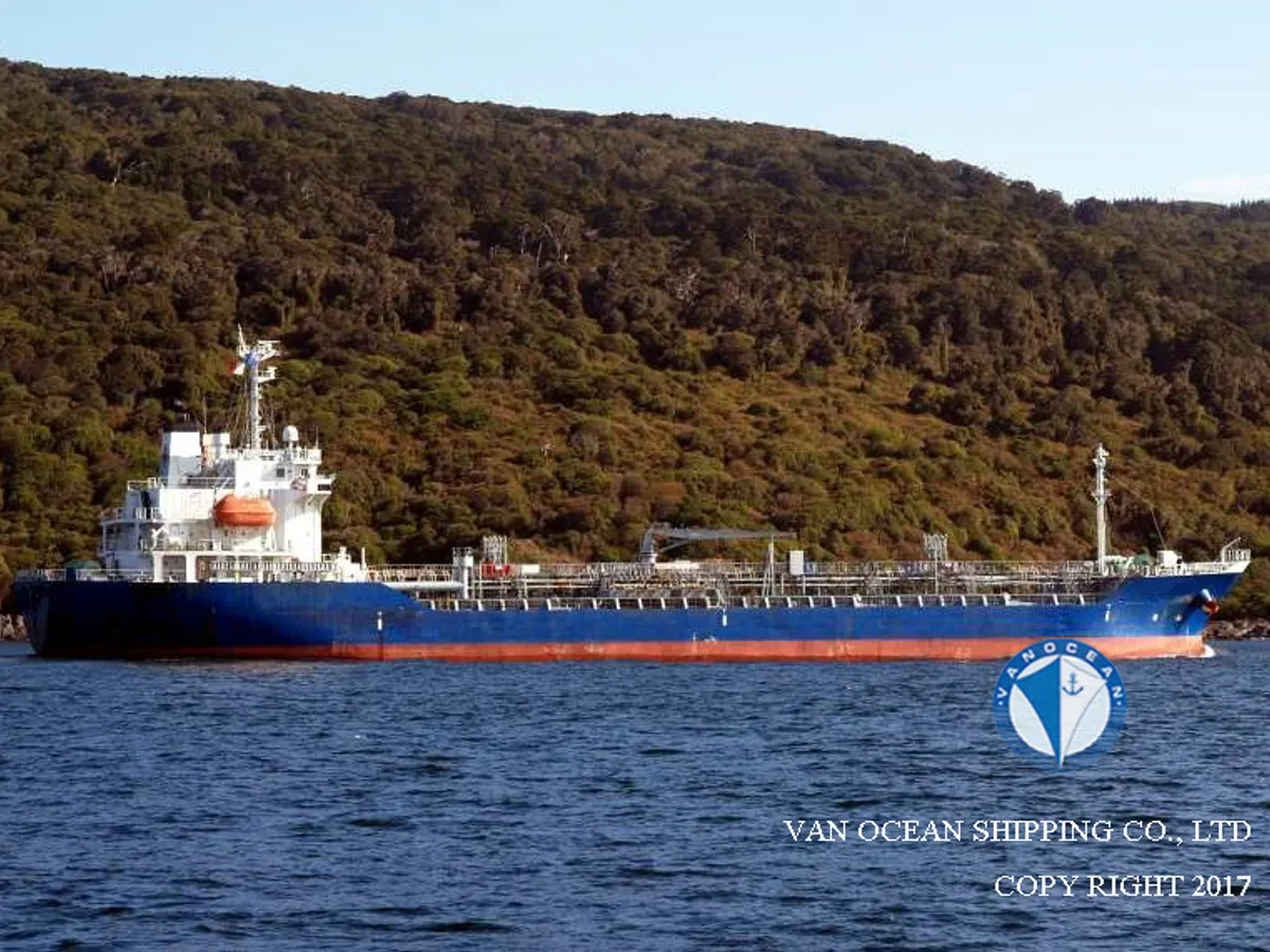 Oil/Chemical tanker for sale