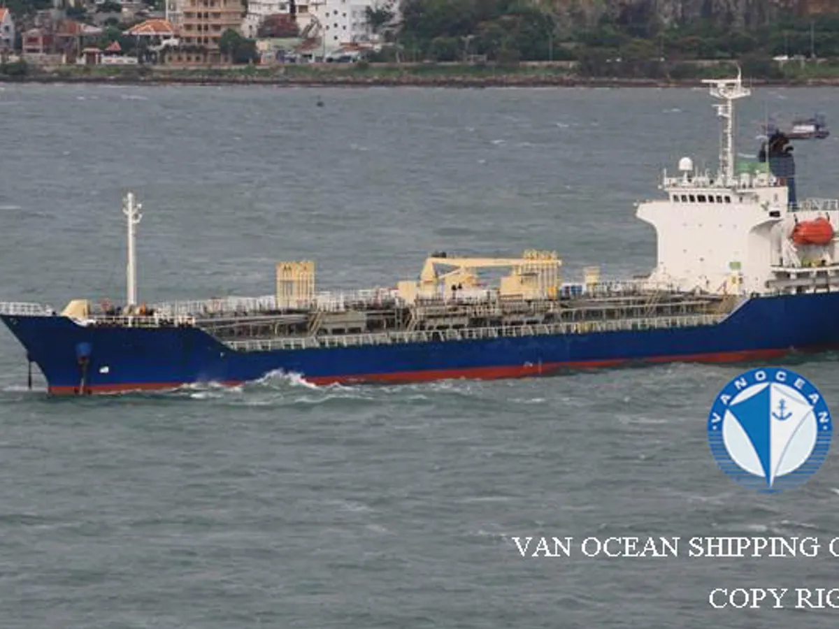 Oil/Chemical tanker for sale