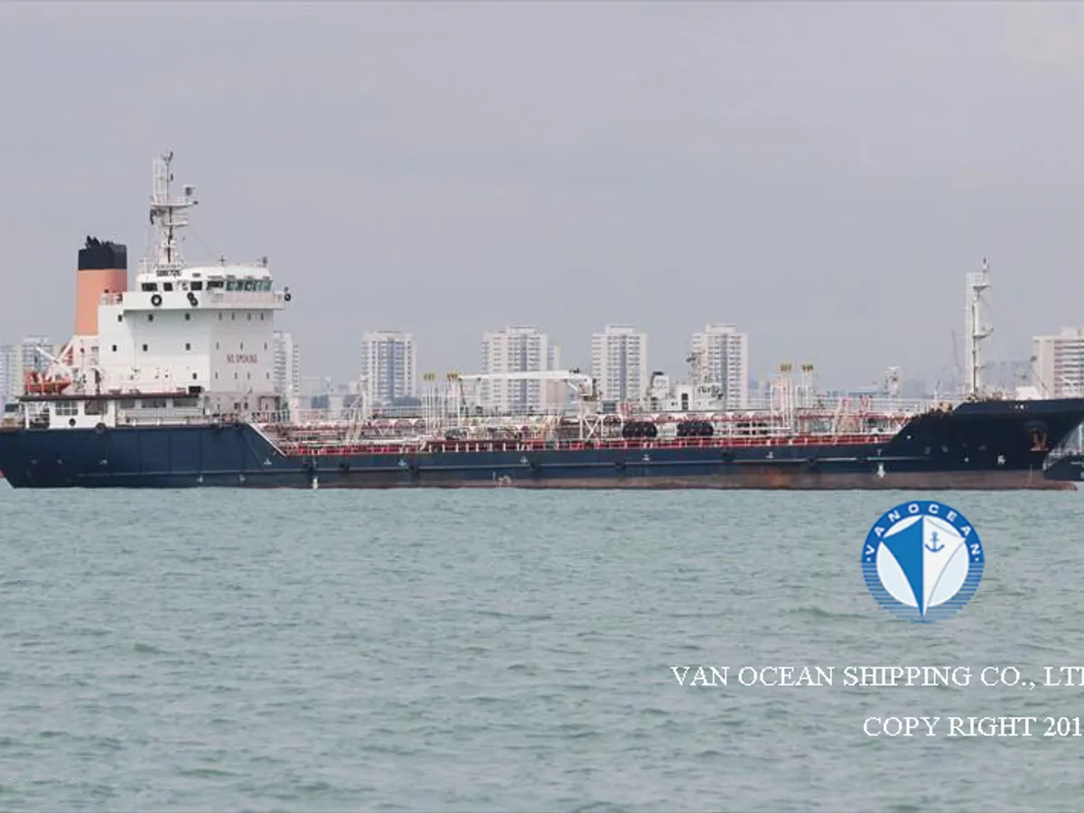Oil/Chemical tanker for sale