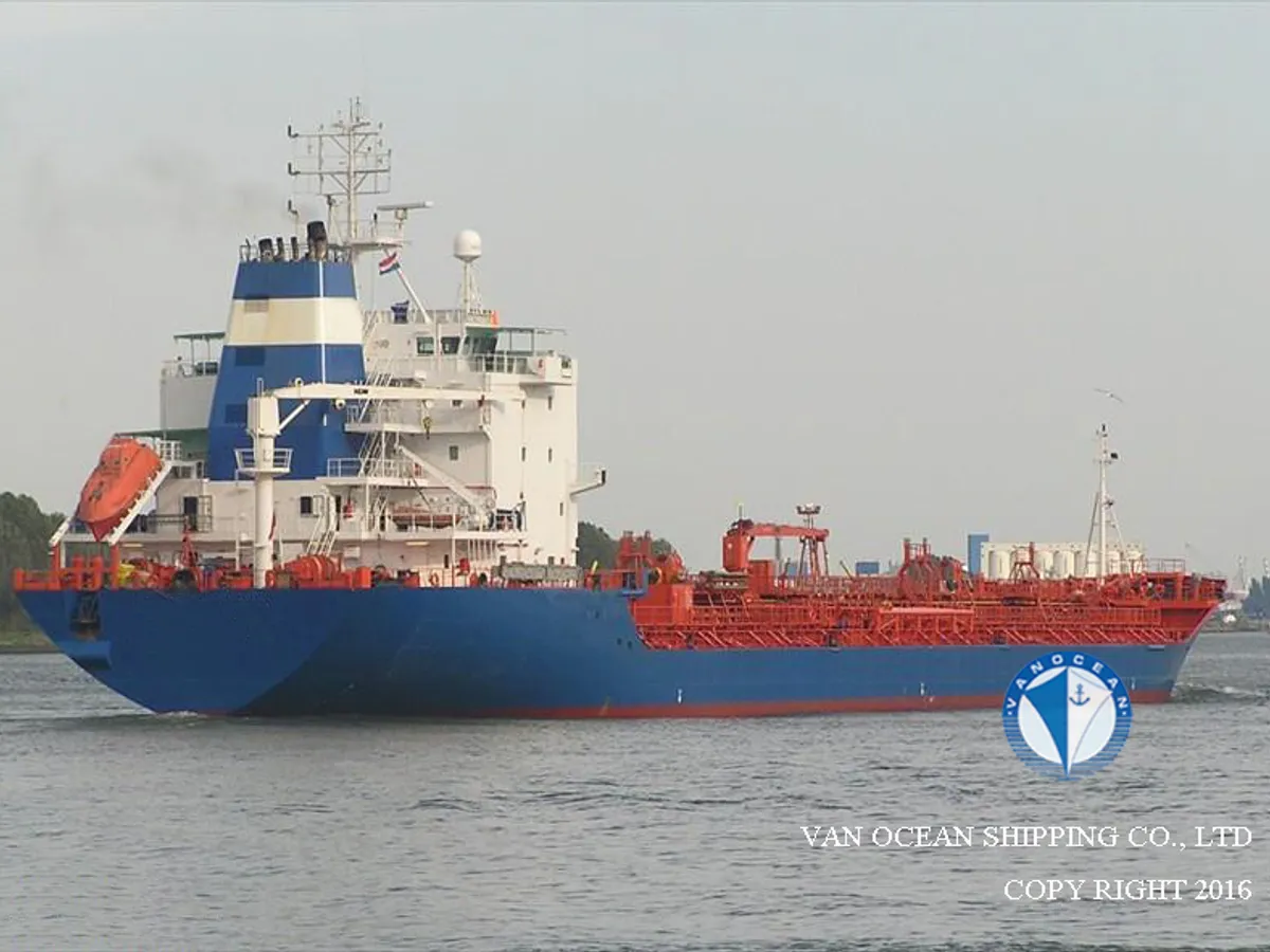 Oil/Chemical tanker for sale