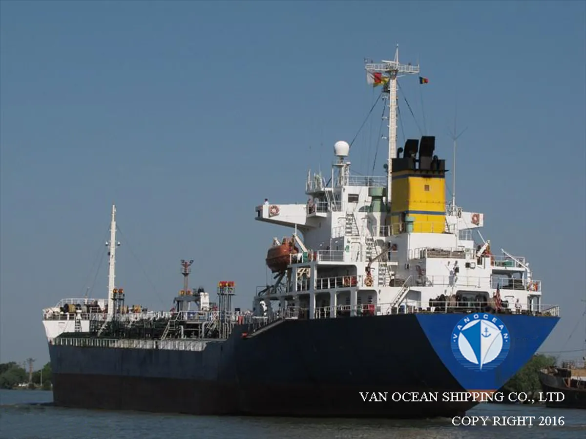 Oil/Chemical tanker for sale