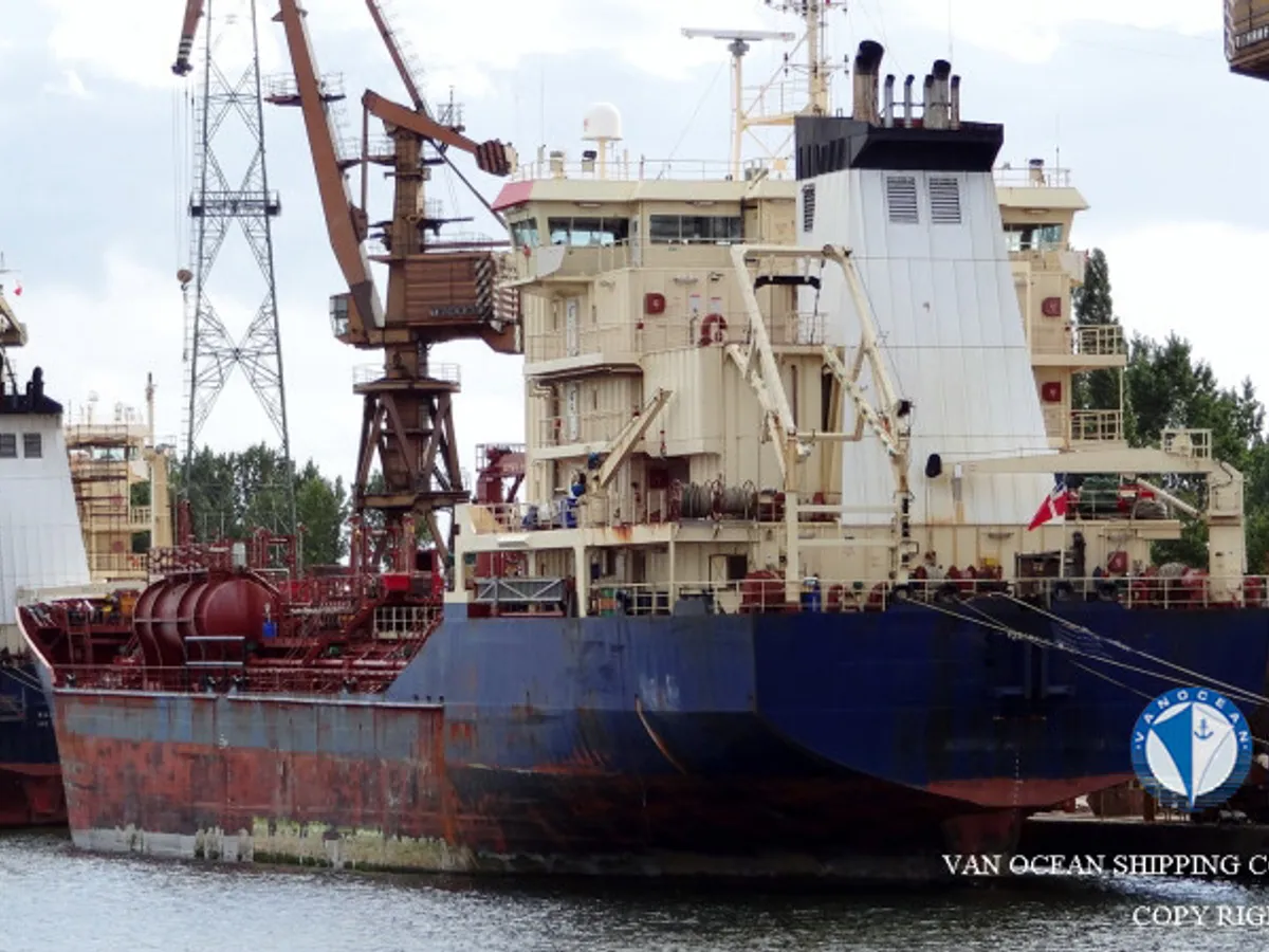 Oil/Chemical tanker for sale