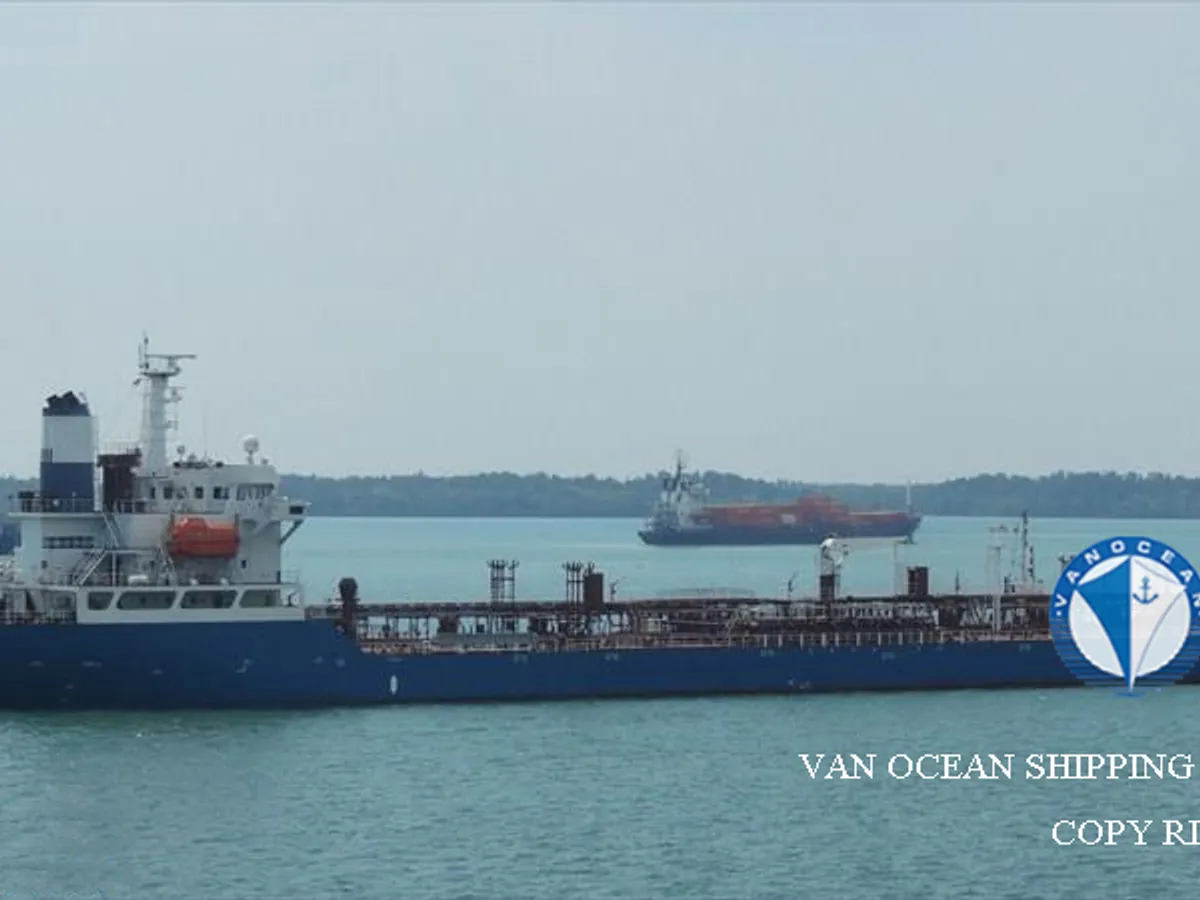 Oil/Chemical tanker for sale