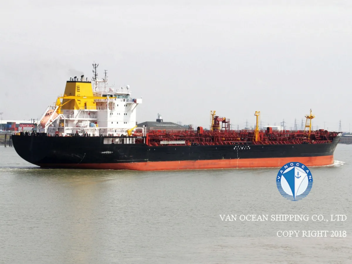 Oil/Chemical tanker for sale