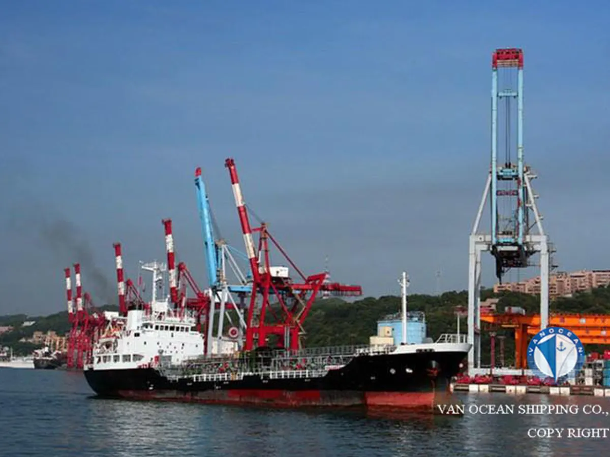 Oil/Chemical tanker for sale