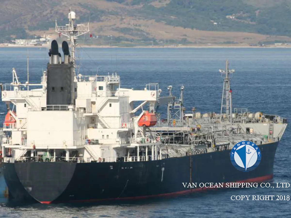 Oil/Chemical tanker for sale