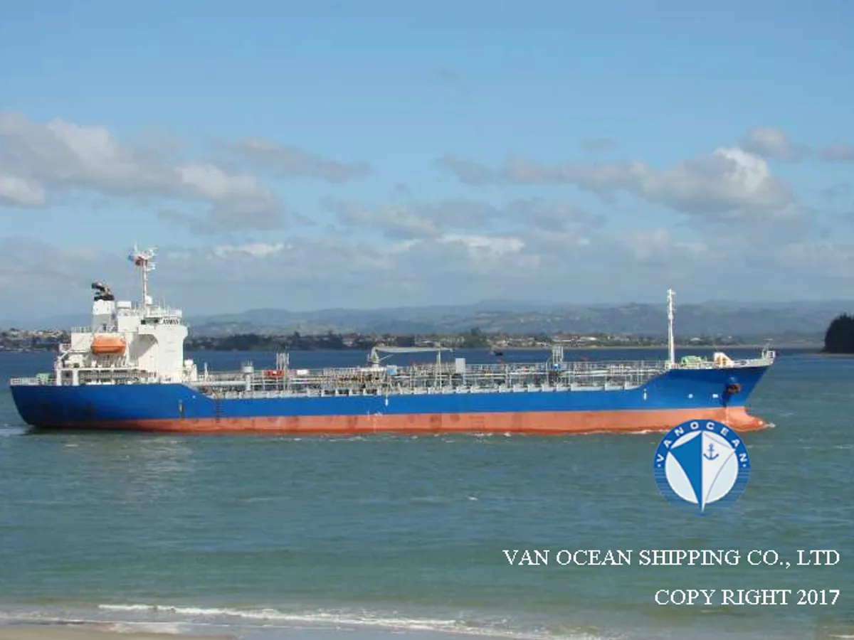 Oil/Chemical tanker for sale