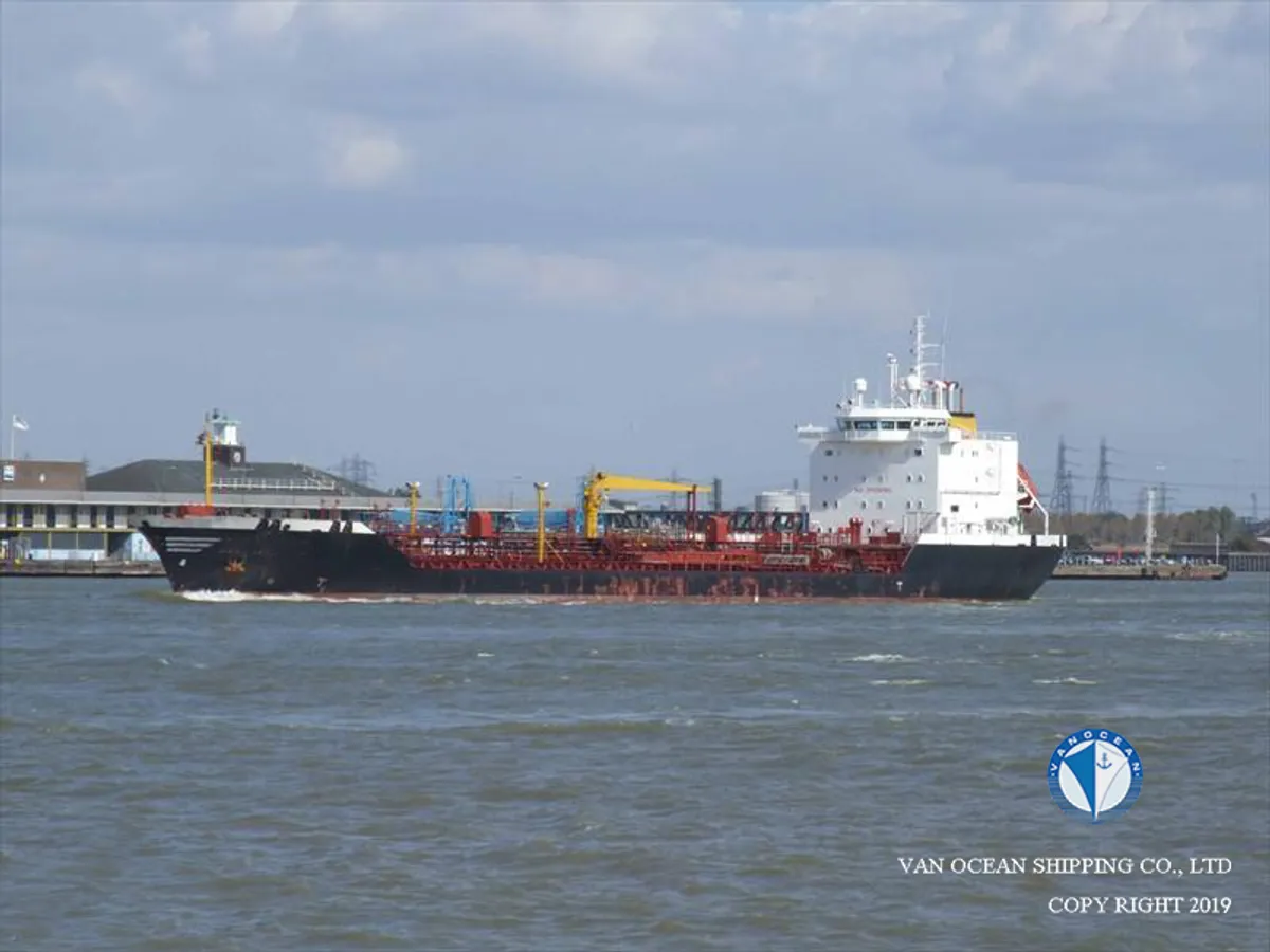 Oil/Chemical tanker for sale