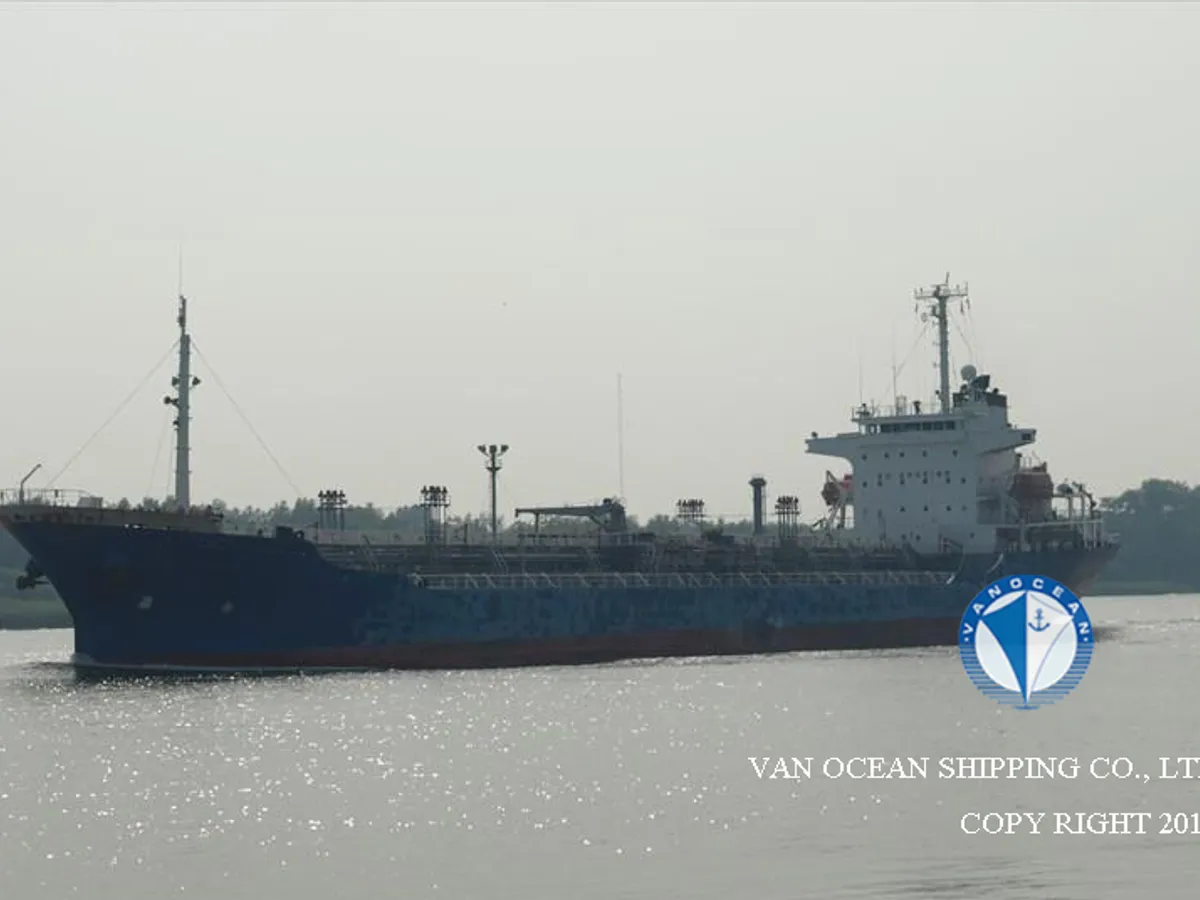 Oil/Chemical tanker for sale