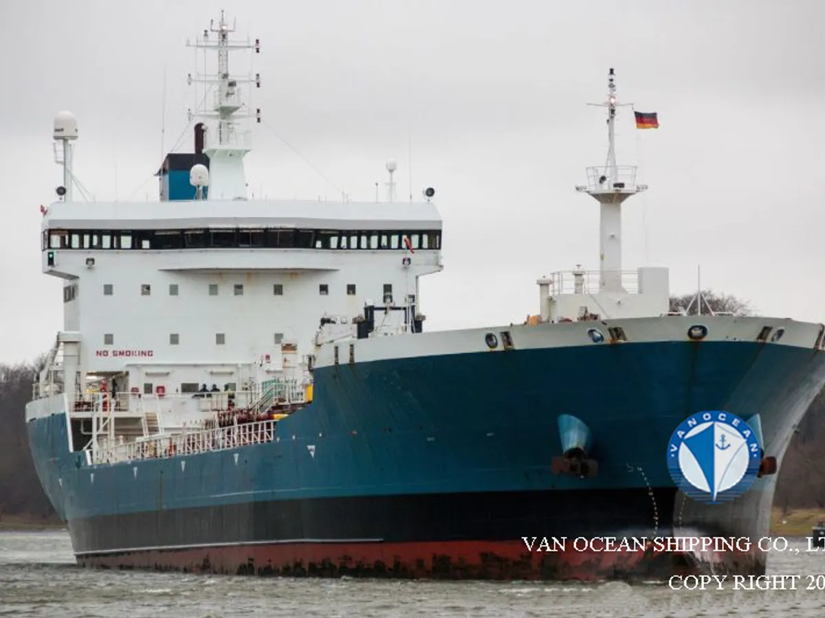 Oil/Chemical tanker for sale