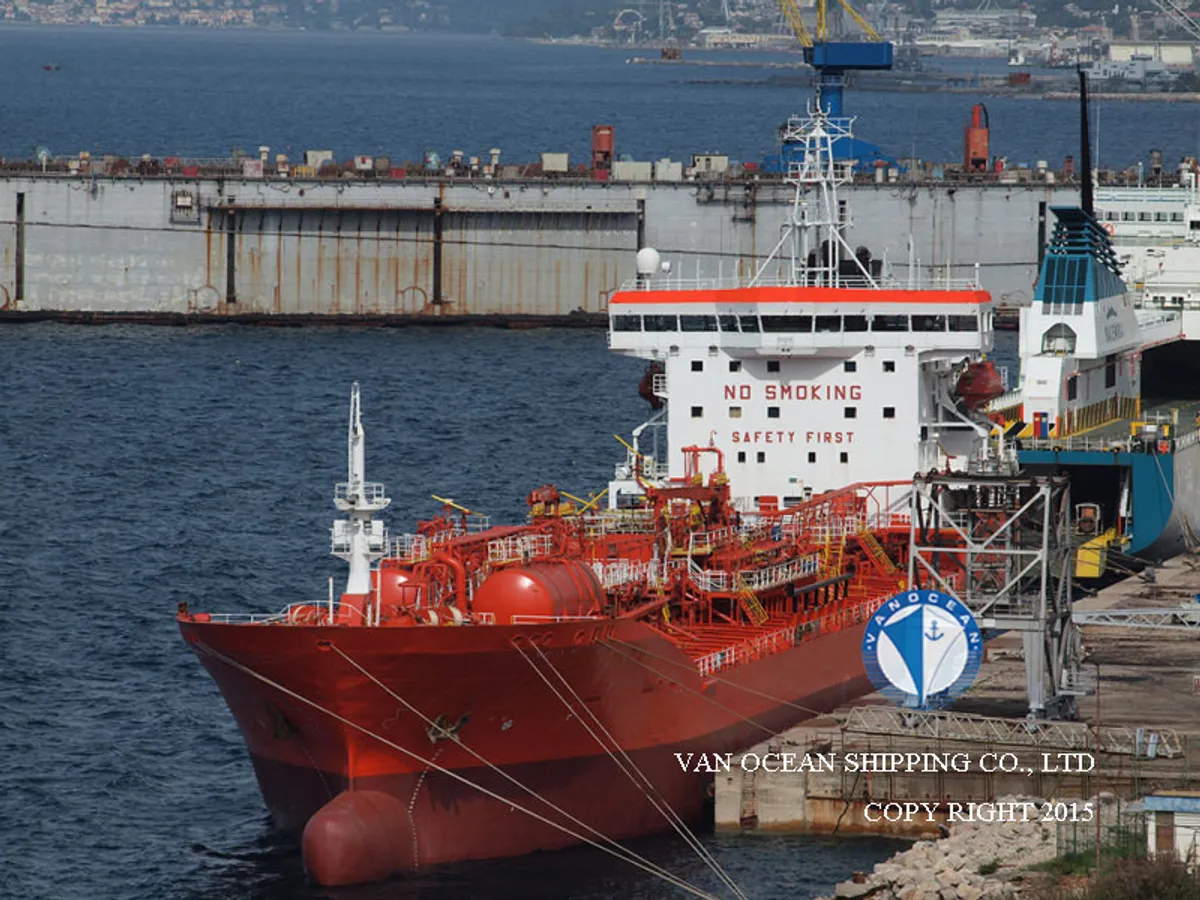 Oil/Chemical tanker for sale