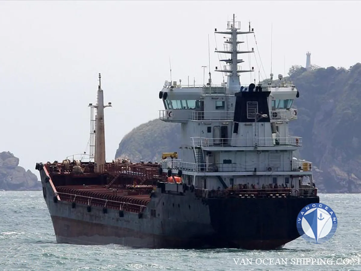 Oil/Chemical tanker for sale