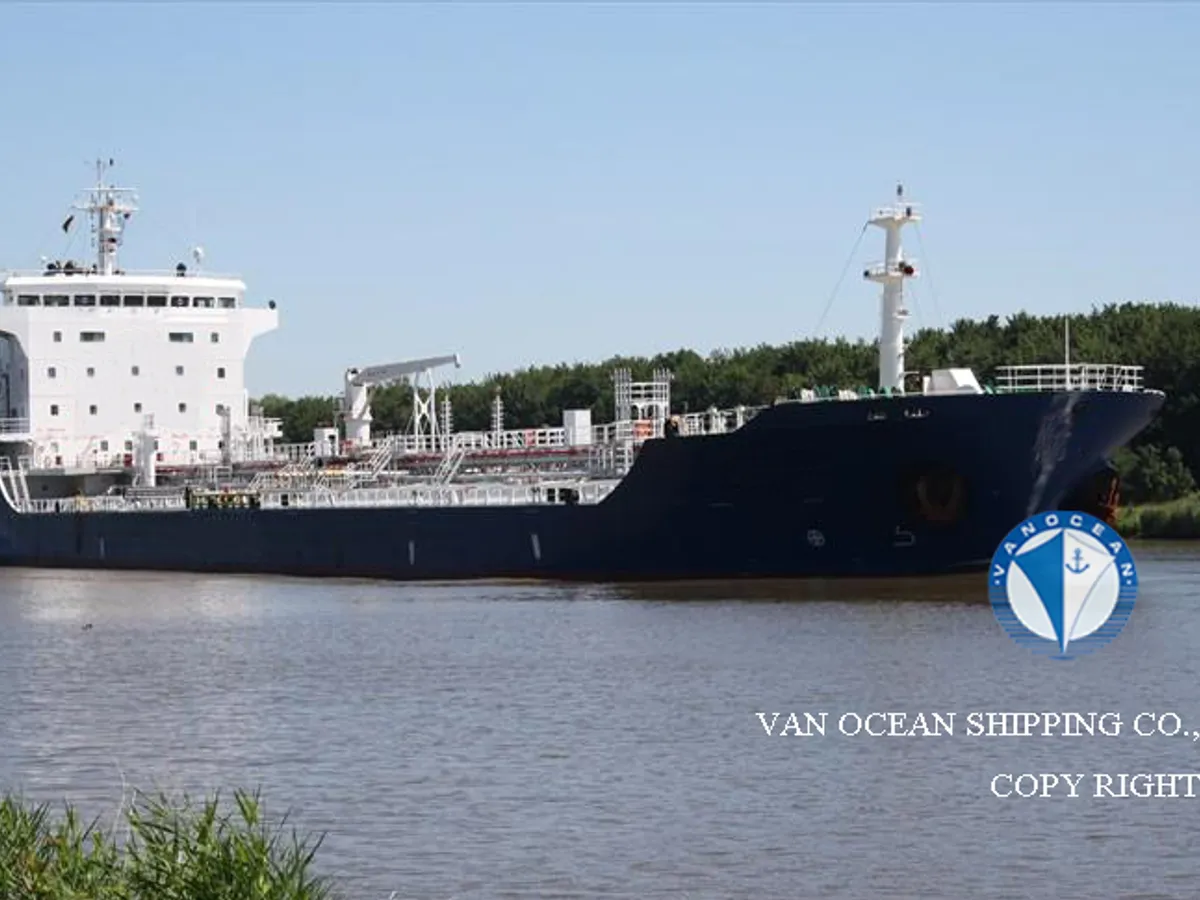 Oil/Chemical tanker for sale