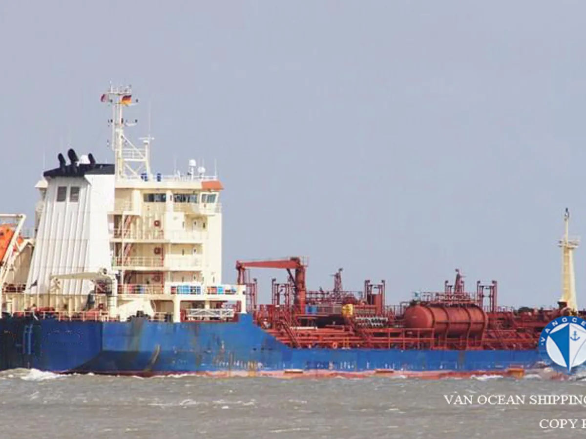 Oil/Chemical tanker for sale