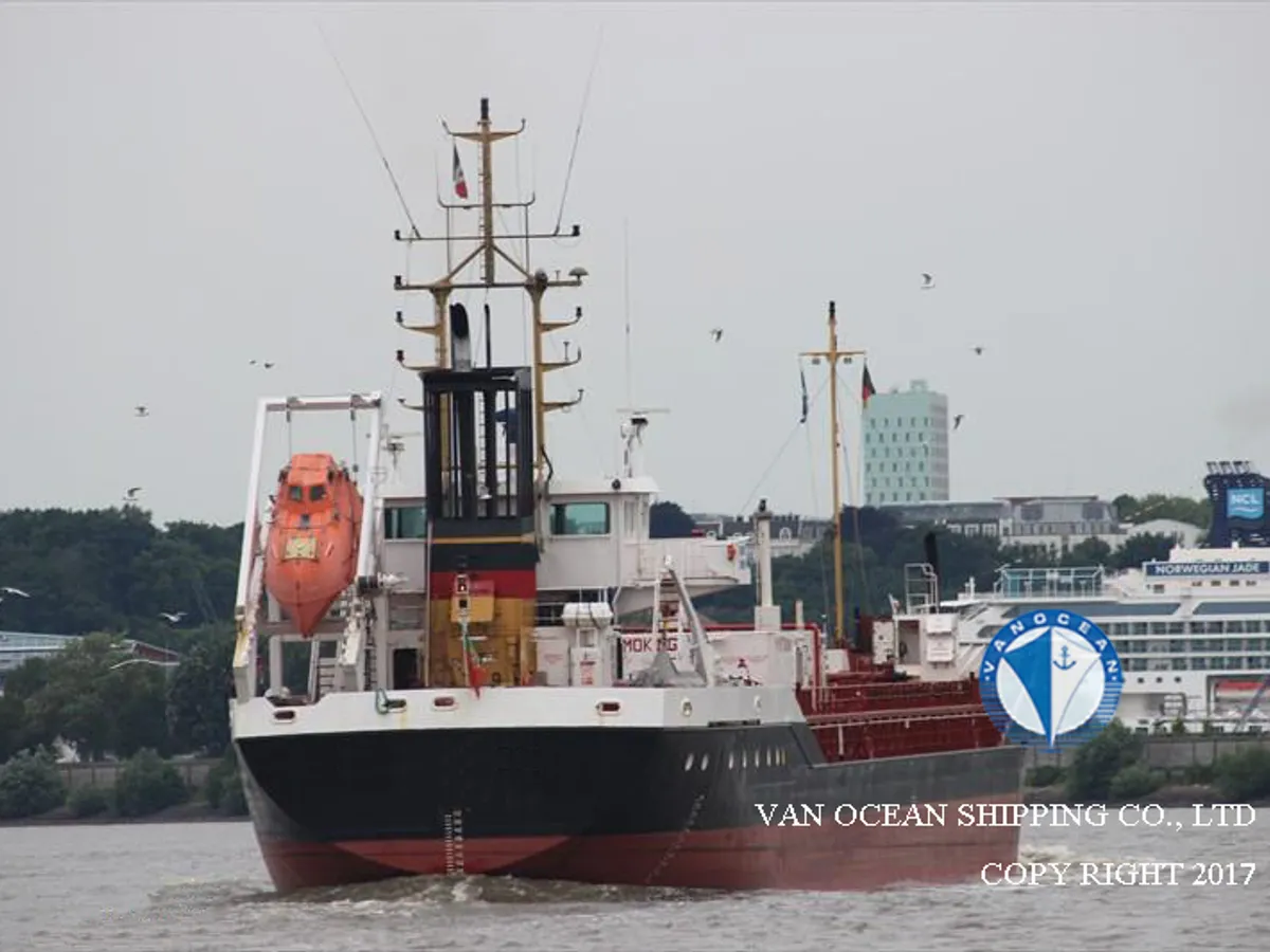 Oil/Chemical tanker for sale