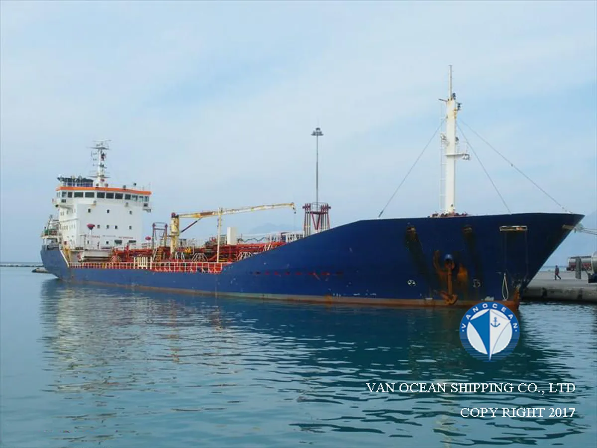 Oil/Chemical tanker for sale