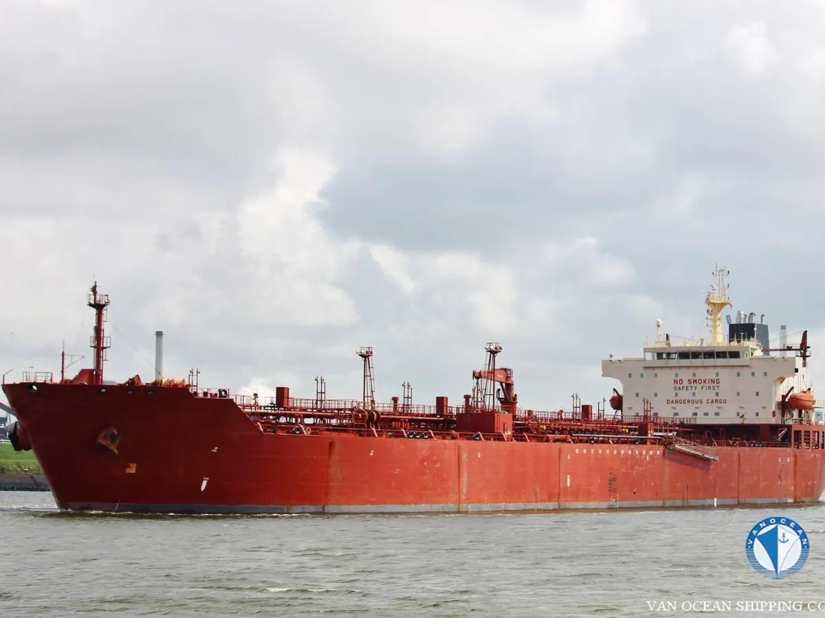 Oil/Chemical tanker for sale
