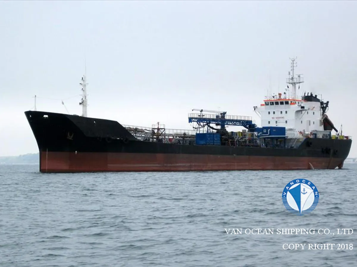 Oil/Chemical tanker for sale