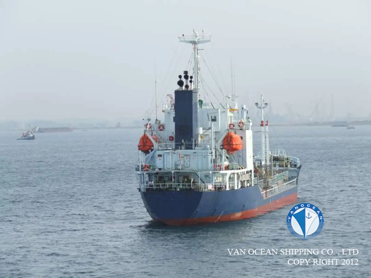 Oil/Chemical tanker for sale