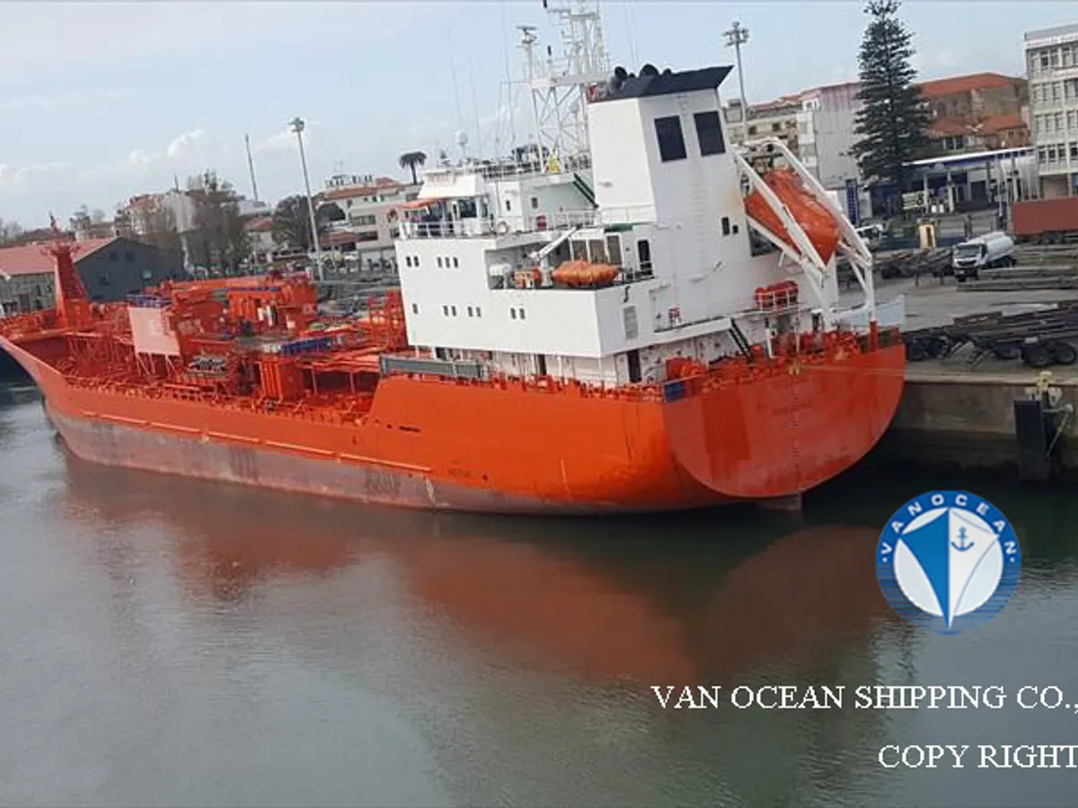 Oil/Chemical tanker for sale