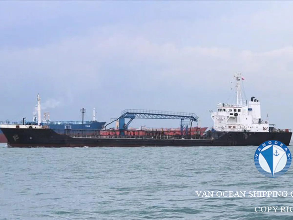 Oil/Chemical tanker for sale
