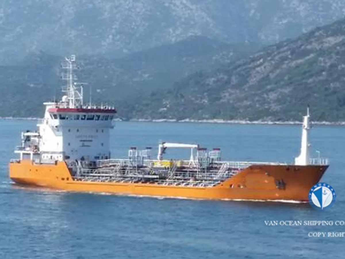 Oil/Chemical tanker for sale