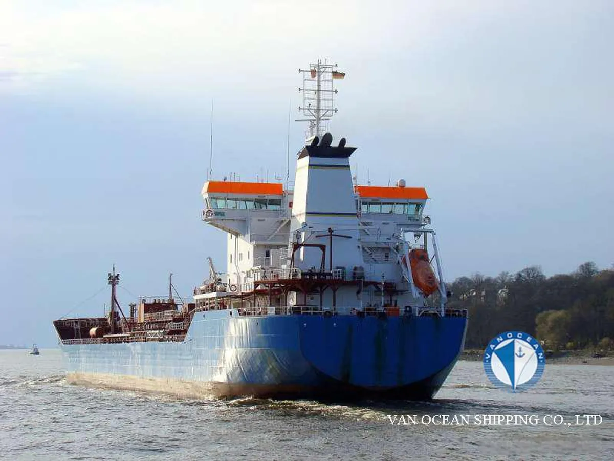 Oil/Chemical tanker for sale