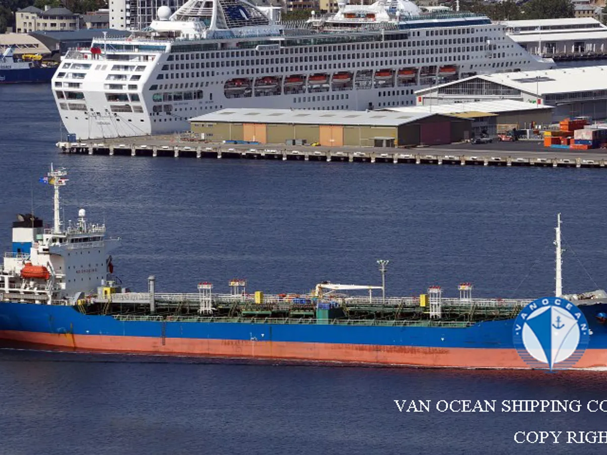 Oil/Chemical tanker for sale