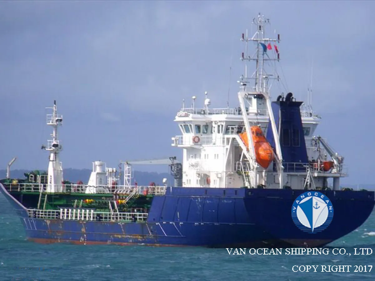 Oil/Chemical tanker for sale