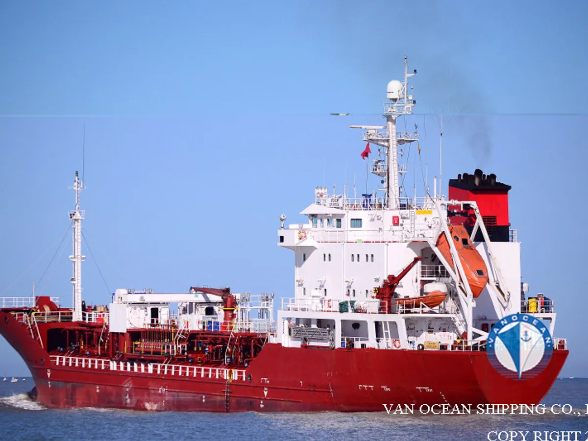 Oil/Chemical tanker for sale