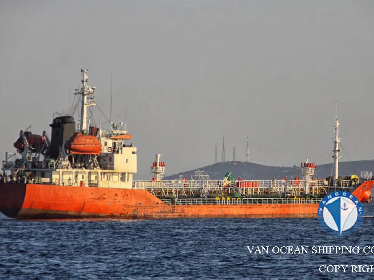Oil/Chemical tanker for sale