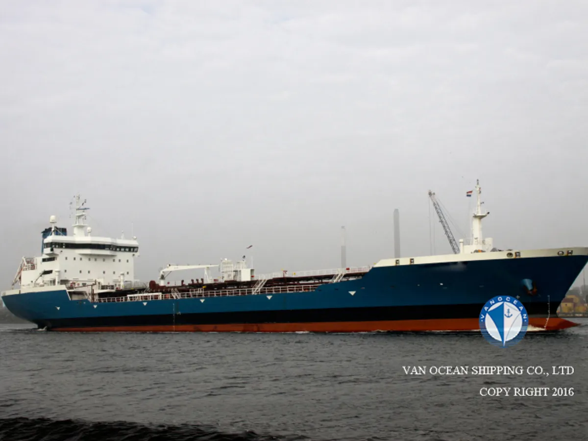 Oil/Chemical tanker for sale