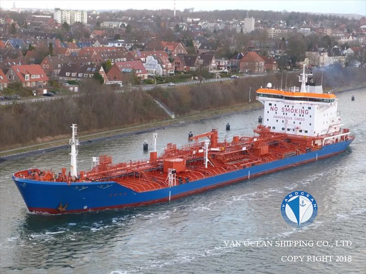 Oil/Chemical tanker for sale