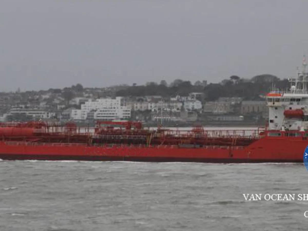 Oil/Chemical tanker for sale