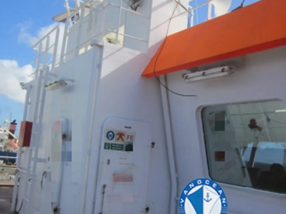 Oil/Chemical tanker for sale