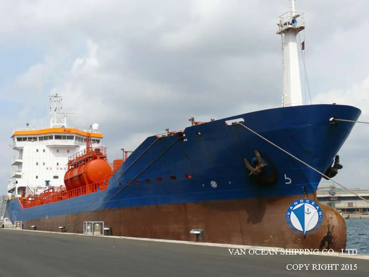Oil/Chemical tanker for sale