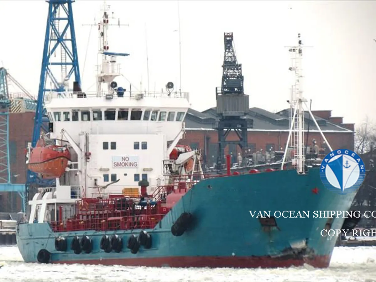 Oil/Chemical tanker for sale