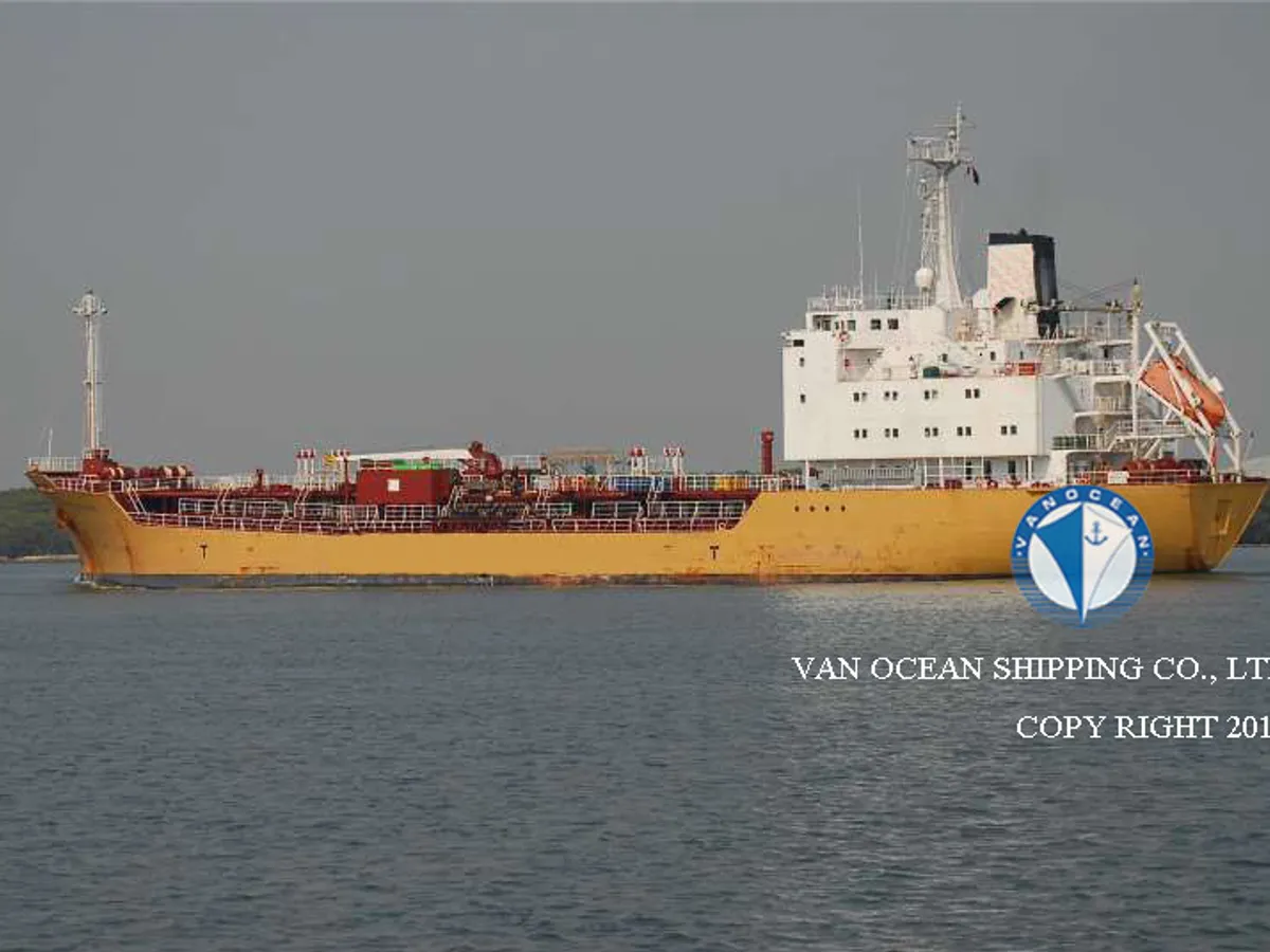 Oil/Chemical tanker for sale