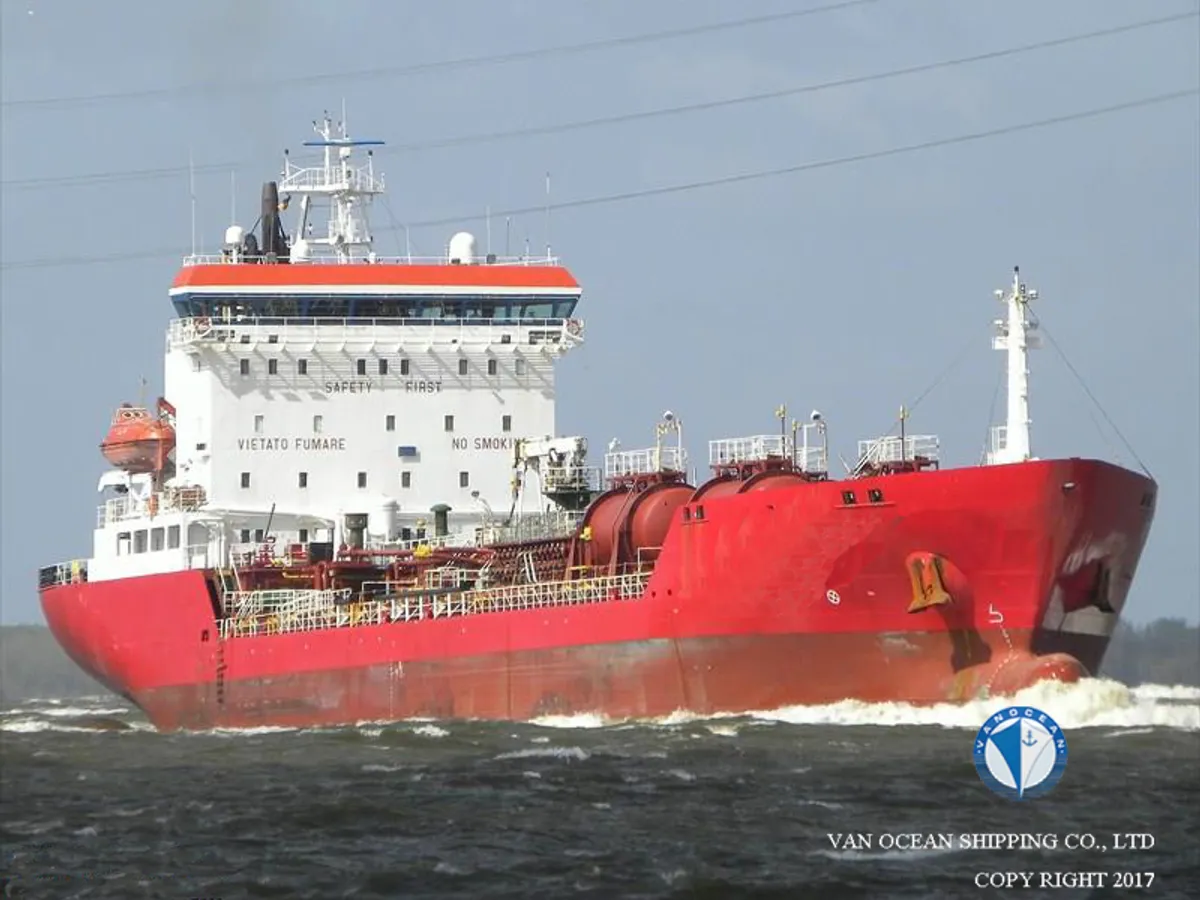 Oil/Chemical tanker for sale