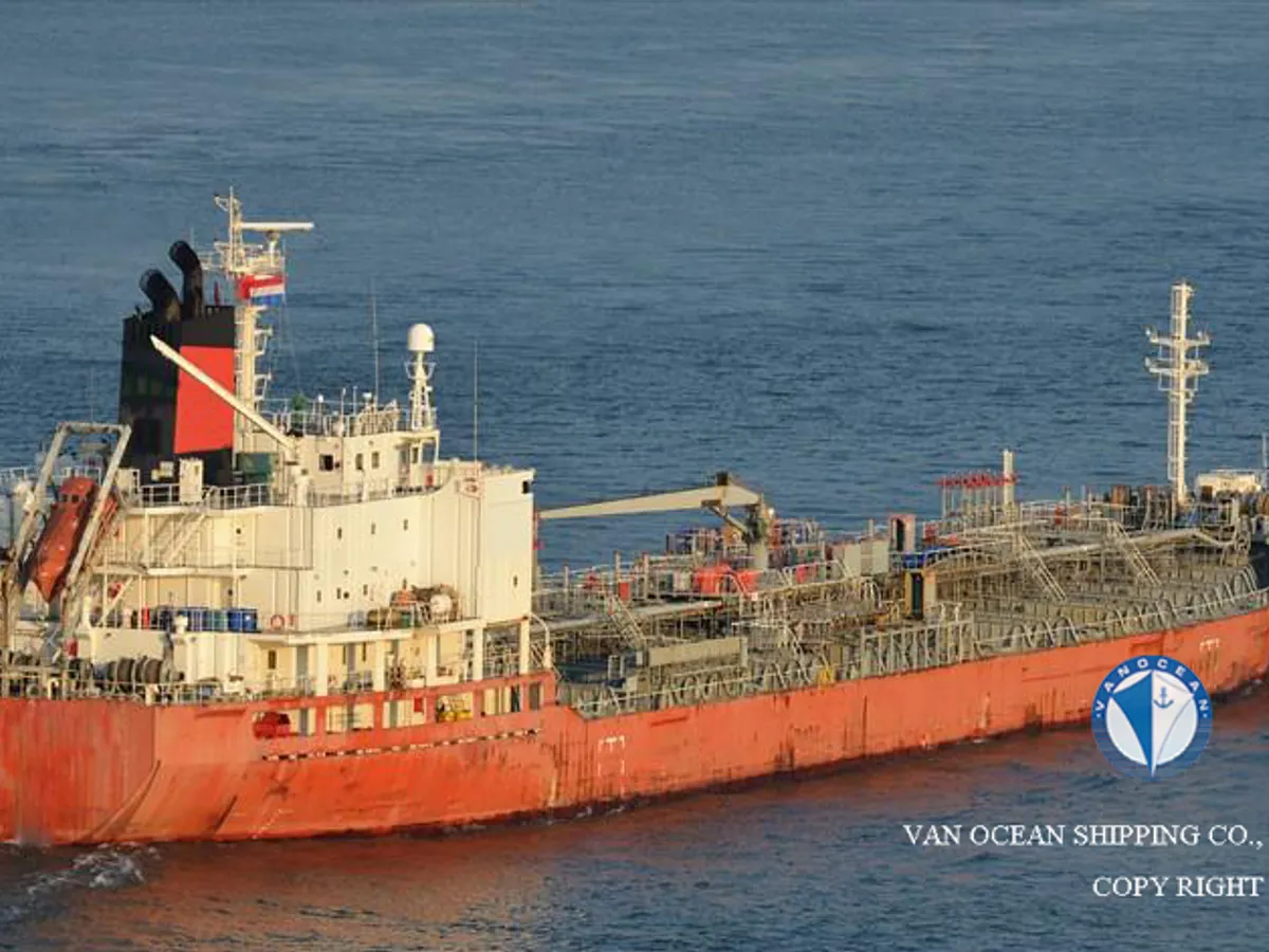 Oil/Chemical tanker for sale