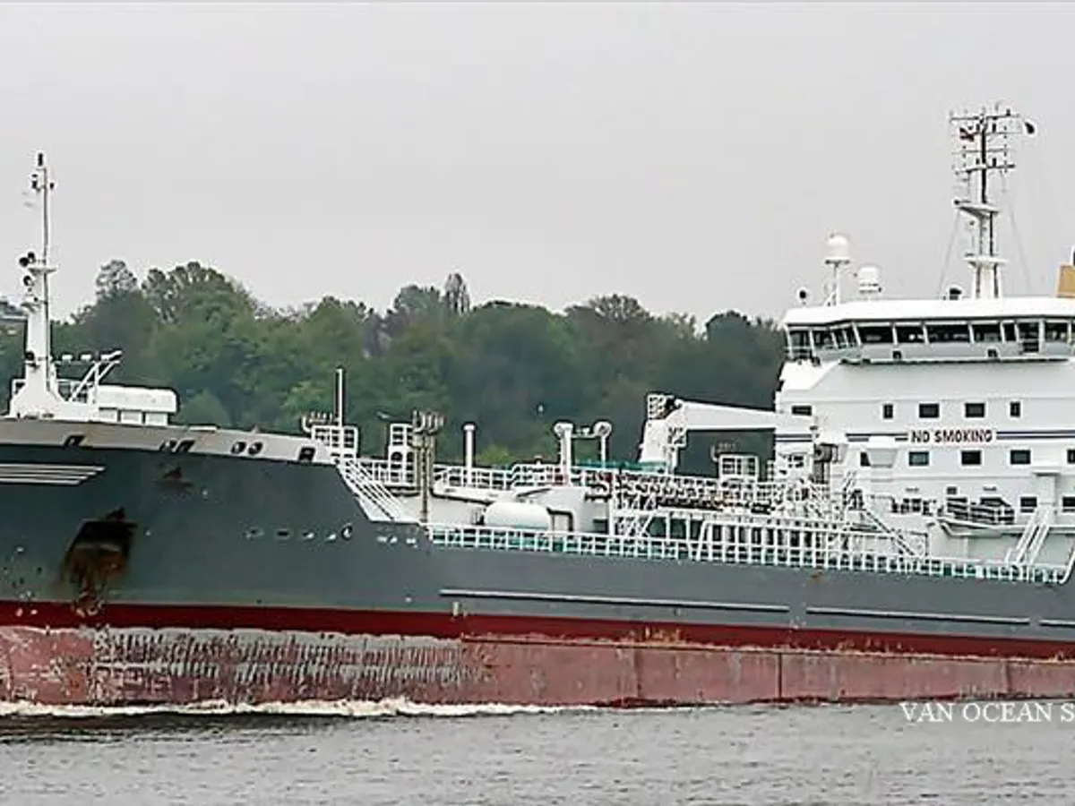 Oil/Chemical tanker for sale