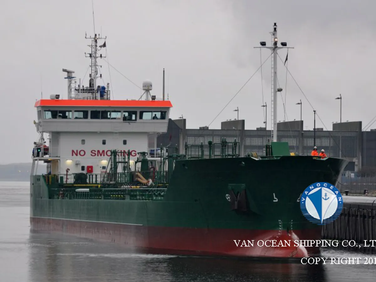 Oil/Chemical tanker for sale