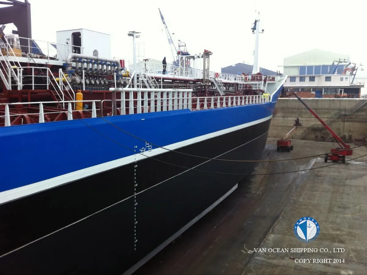 Oil/Chemical tanker for sale