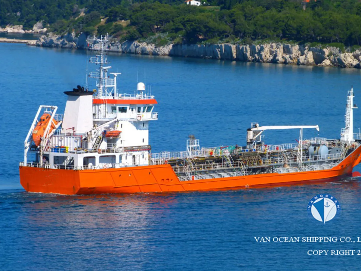 Oil/Chemical tanker for sale