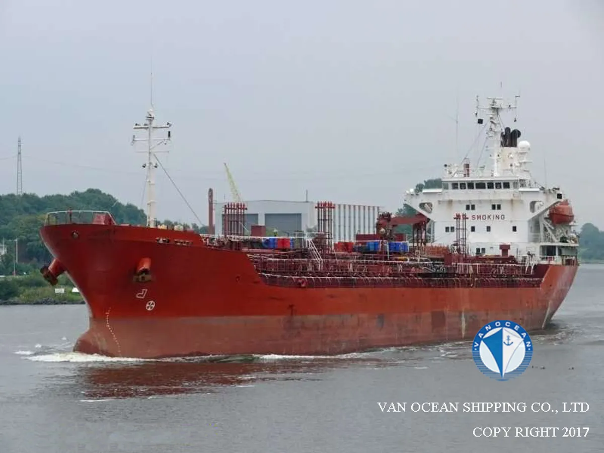 Oil/Chemical tanker for sale