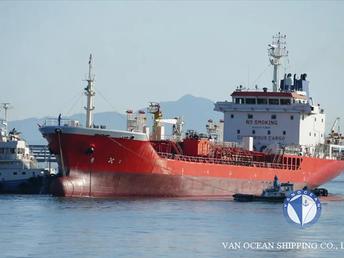 Oil/Chemical tanker for sale