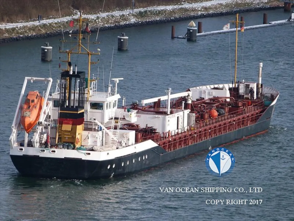 Oil/Chemical tanker for sale