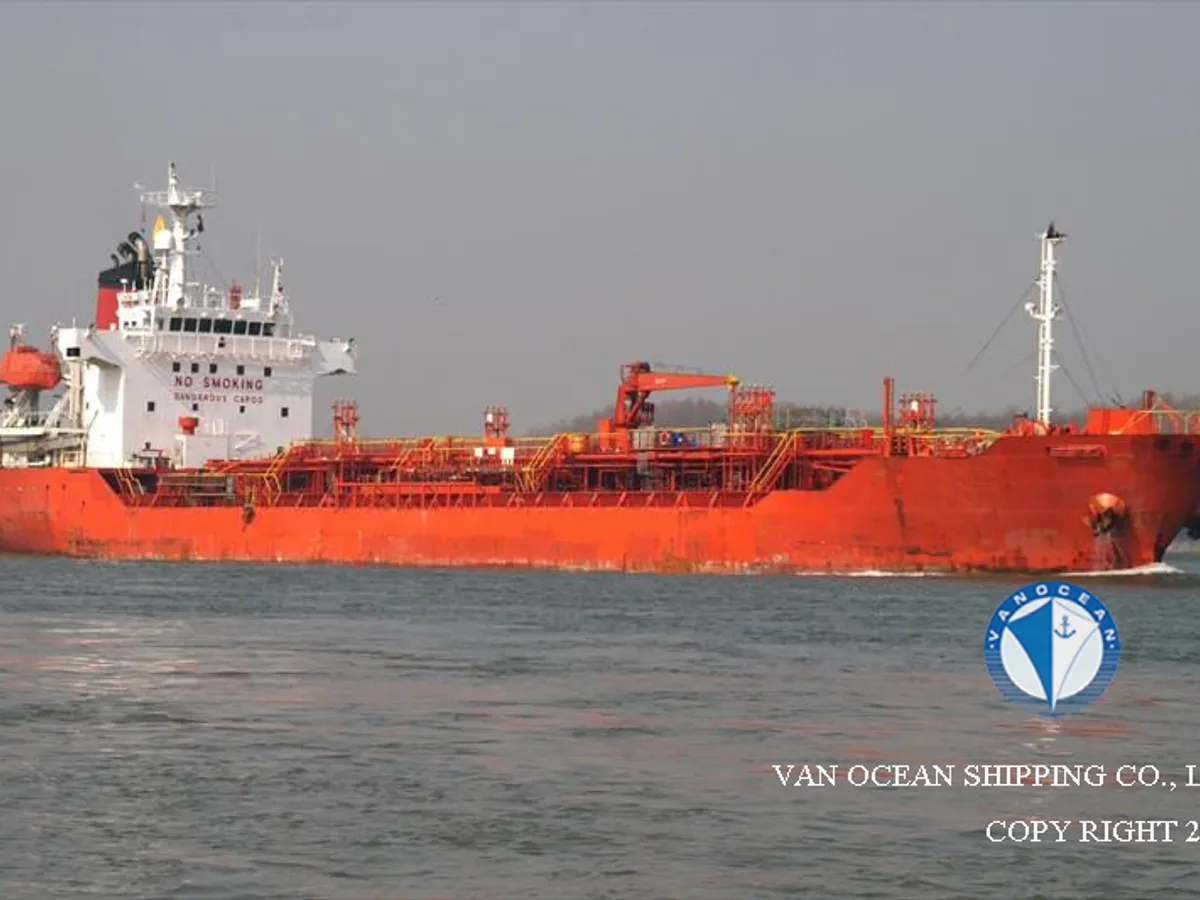 Oil/Chemical tanker for sale