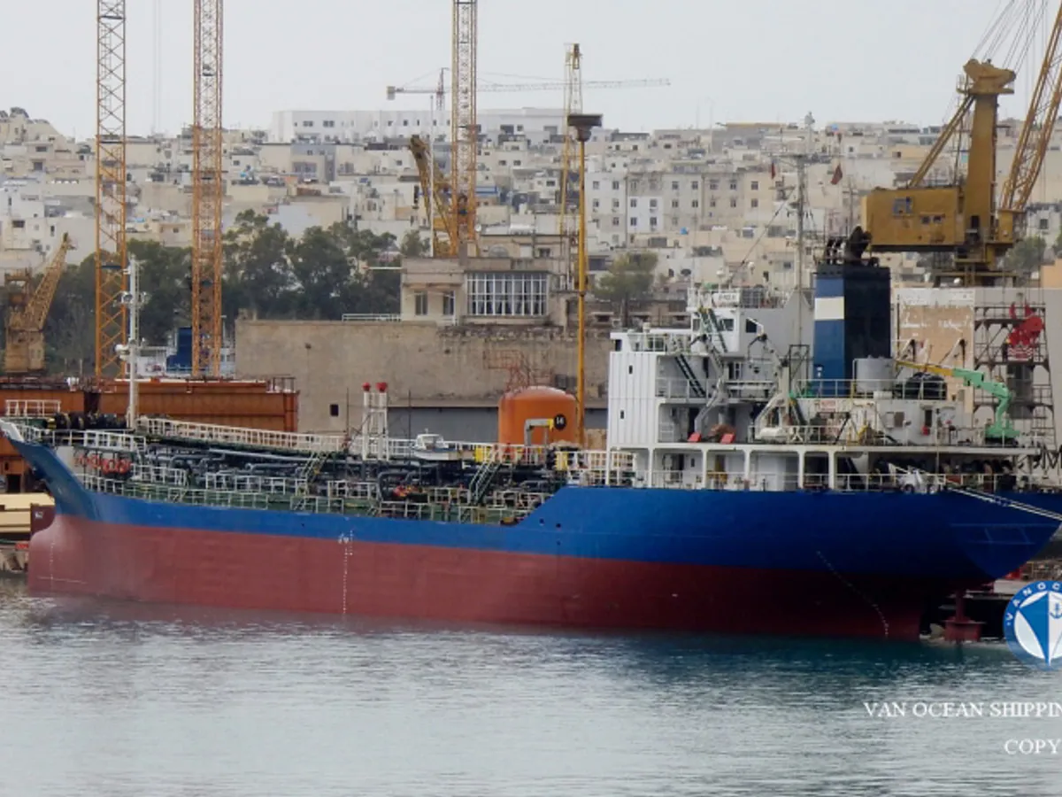 Oil/Chemical tanker for sale