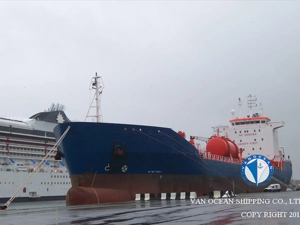 Oil/Chemical tanker for sale